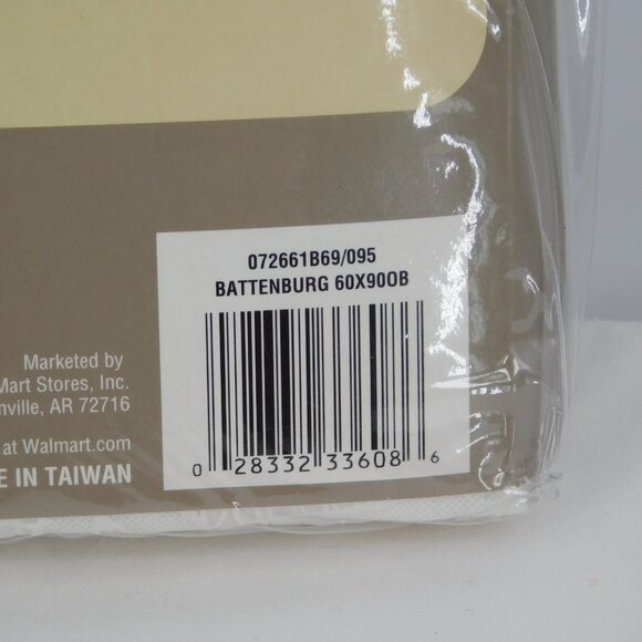 Home Trends Vinyl Tablecloth Battenburg Oblong 60" wide 90" long Rectangle - Picture 6 of 7